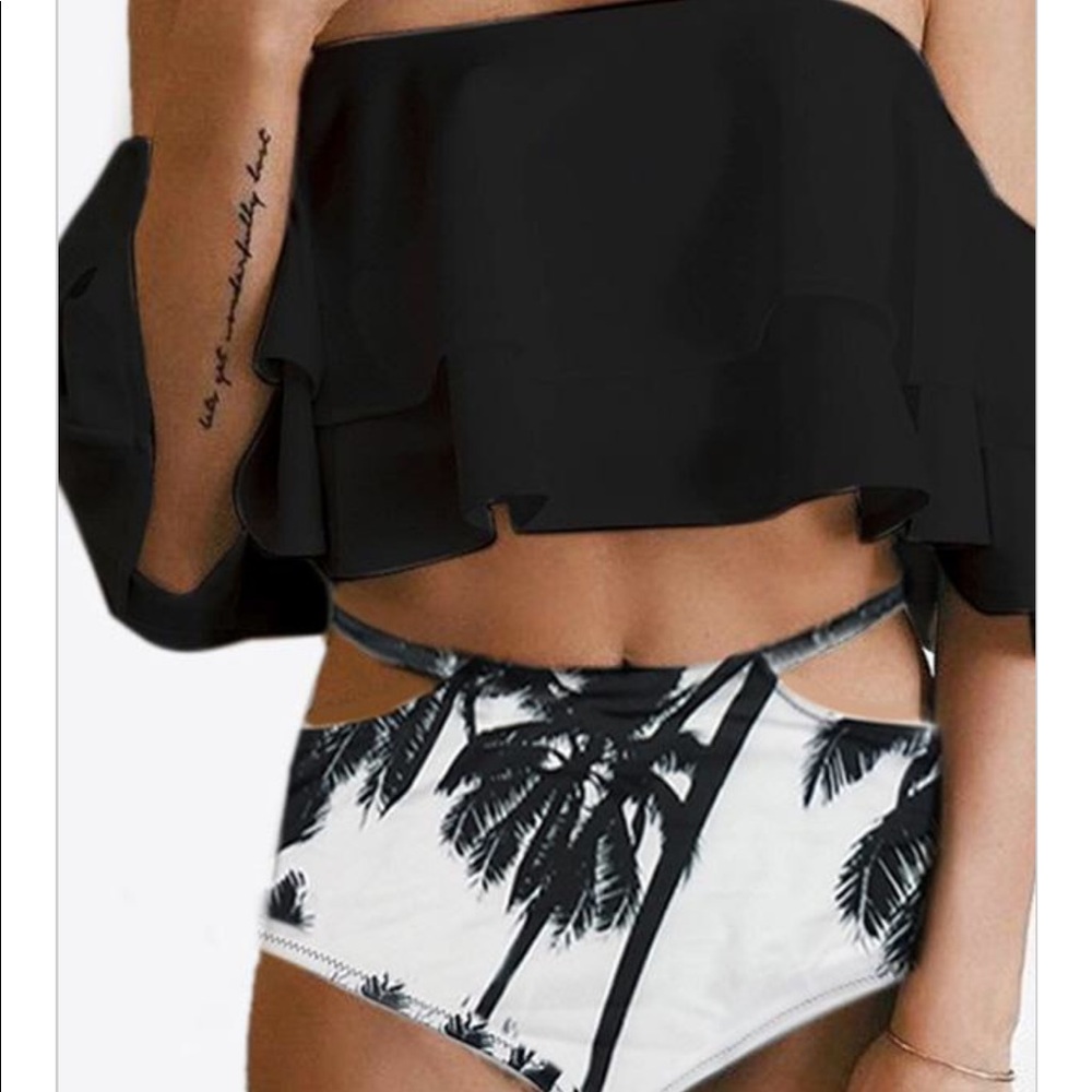 NWT medium bikini.